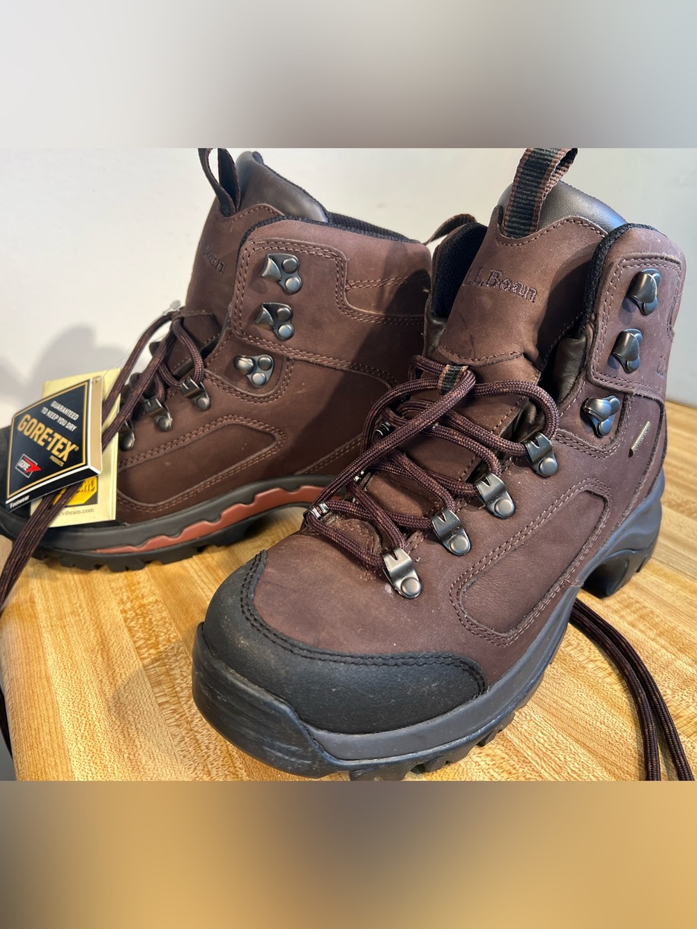 Men's LL Bean Gore-Tex Brown Leather Hiking Boots with Vibram Soles  Size 7 NWT